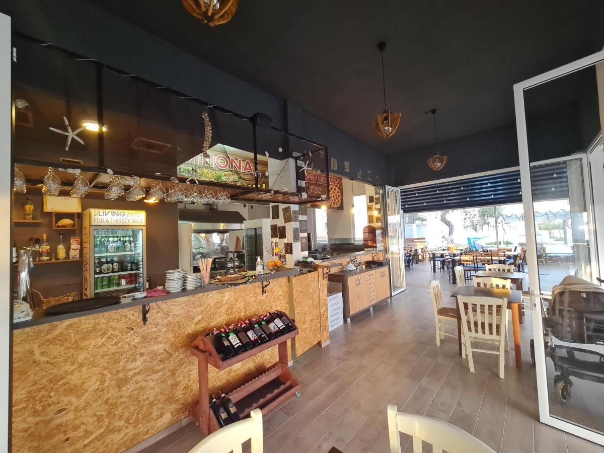Hotel Veliaj Ksamil Bagian luar foto