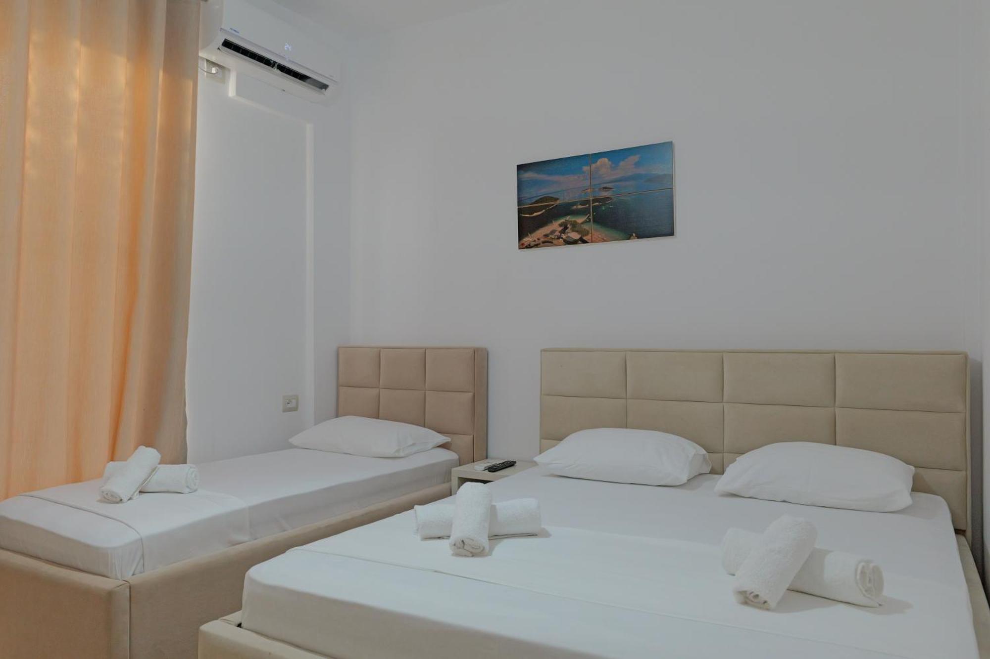 Hotel Veliaj Ksamil Bagian luar foto