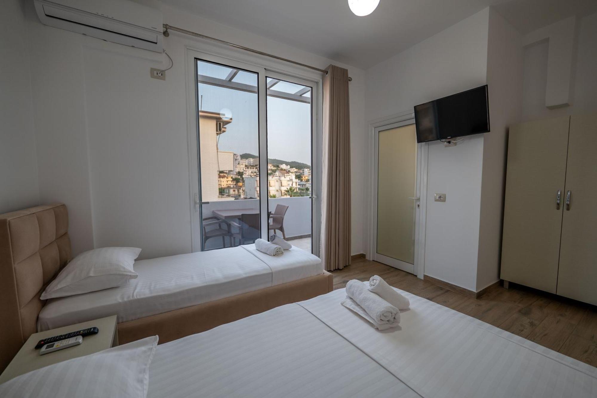 Hotel Veliaj Ksamil Bagian luar foto