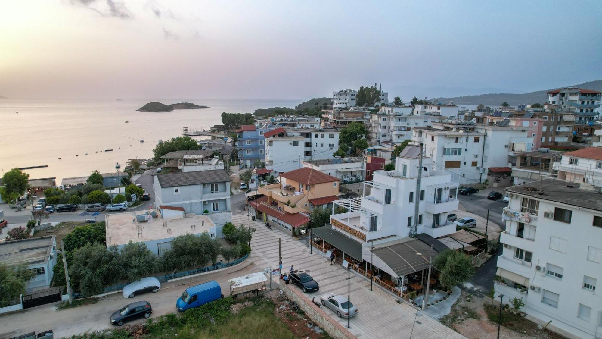 Hotel Veliaj Ksamil Bagian luar foto