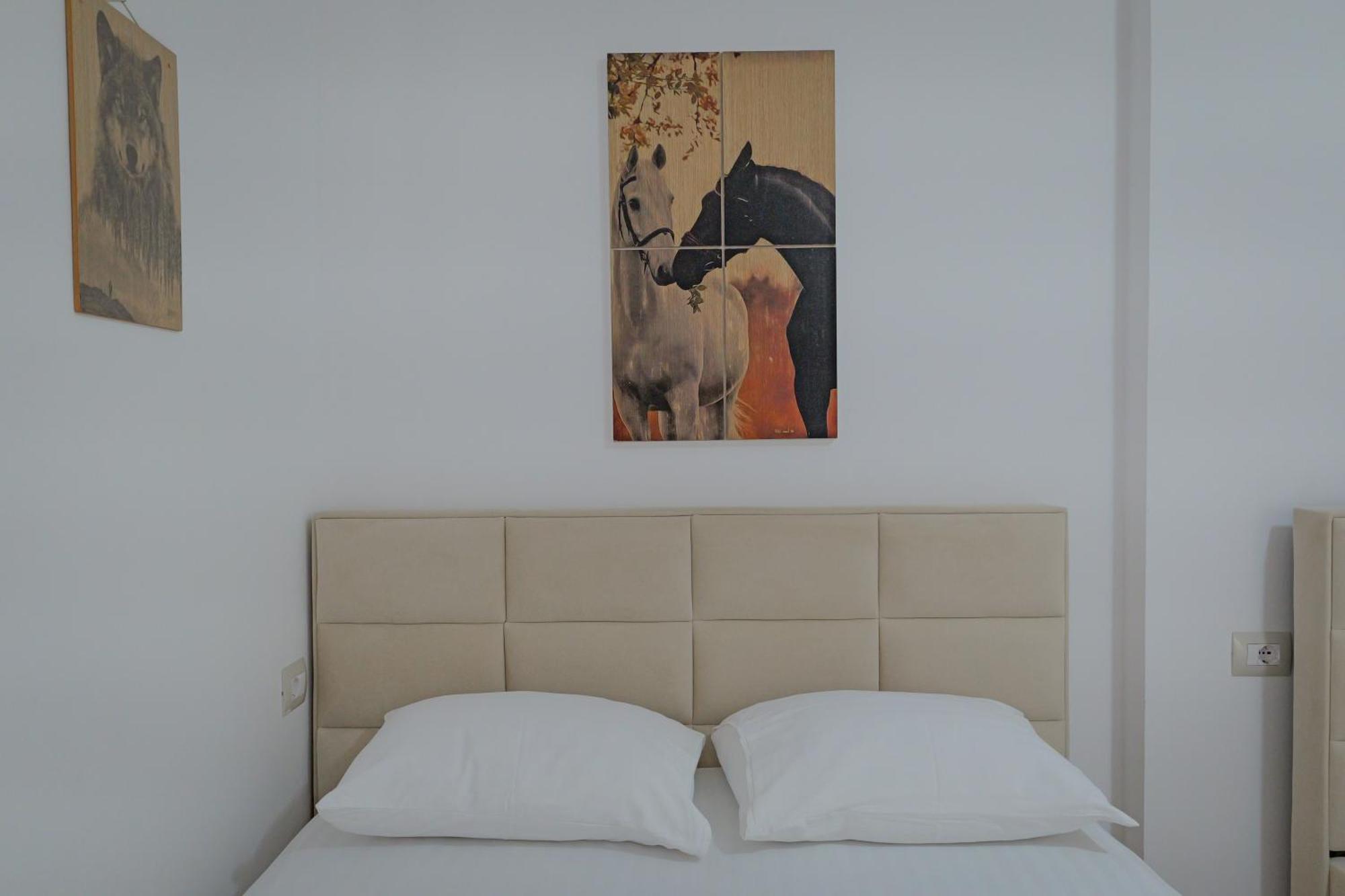 Hotel Veliaj Ksamil Bagian luar foto