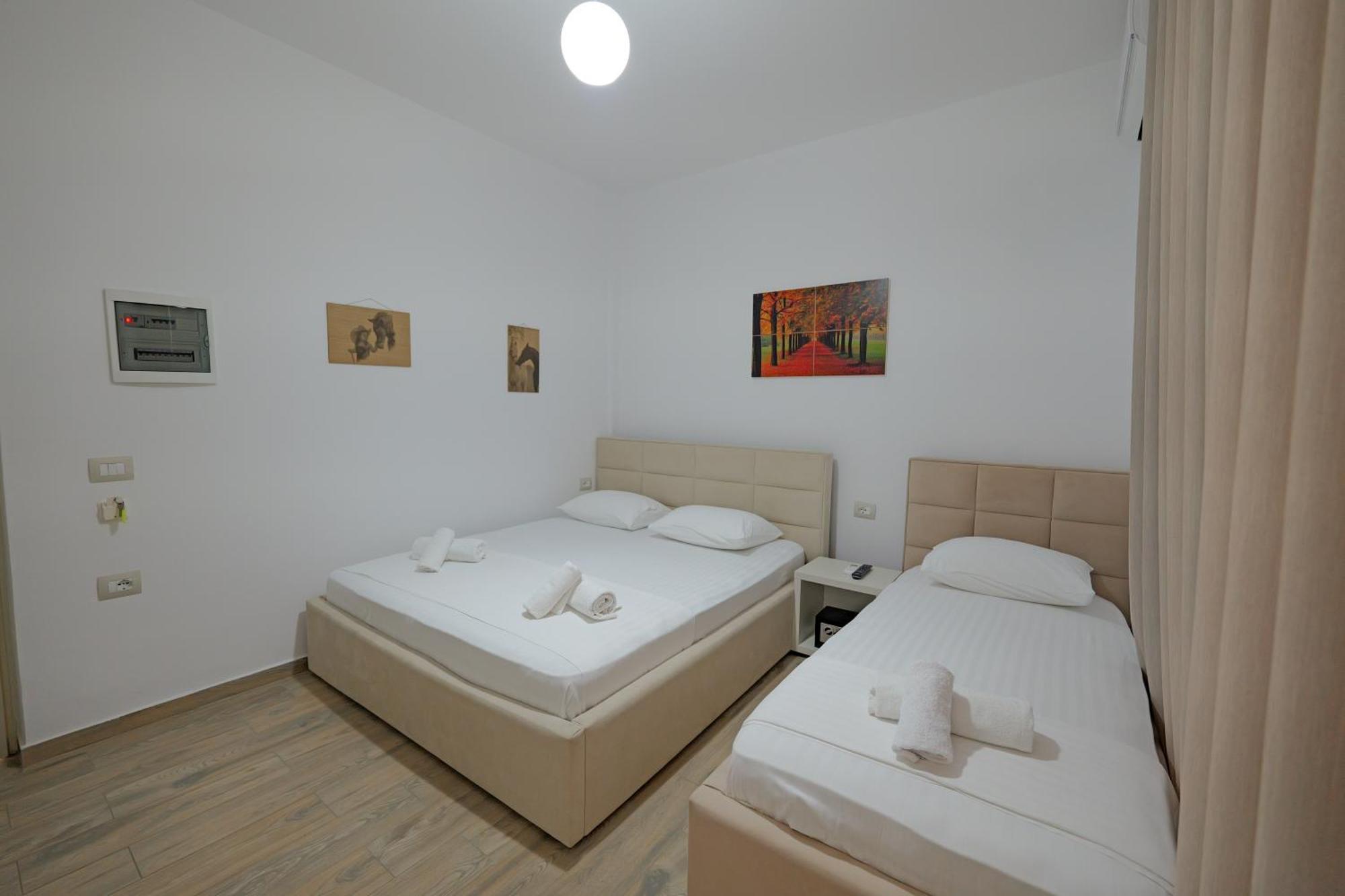 Hotel Veliaj Ksamil Bagian luar foto