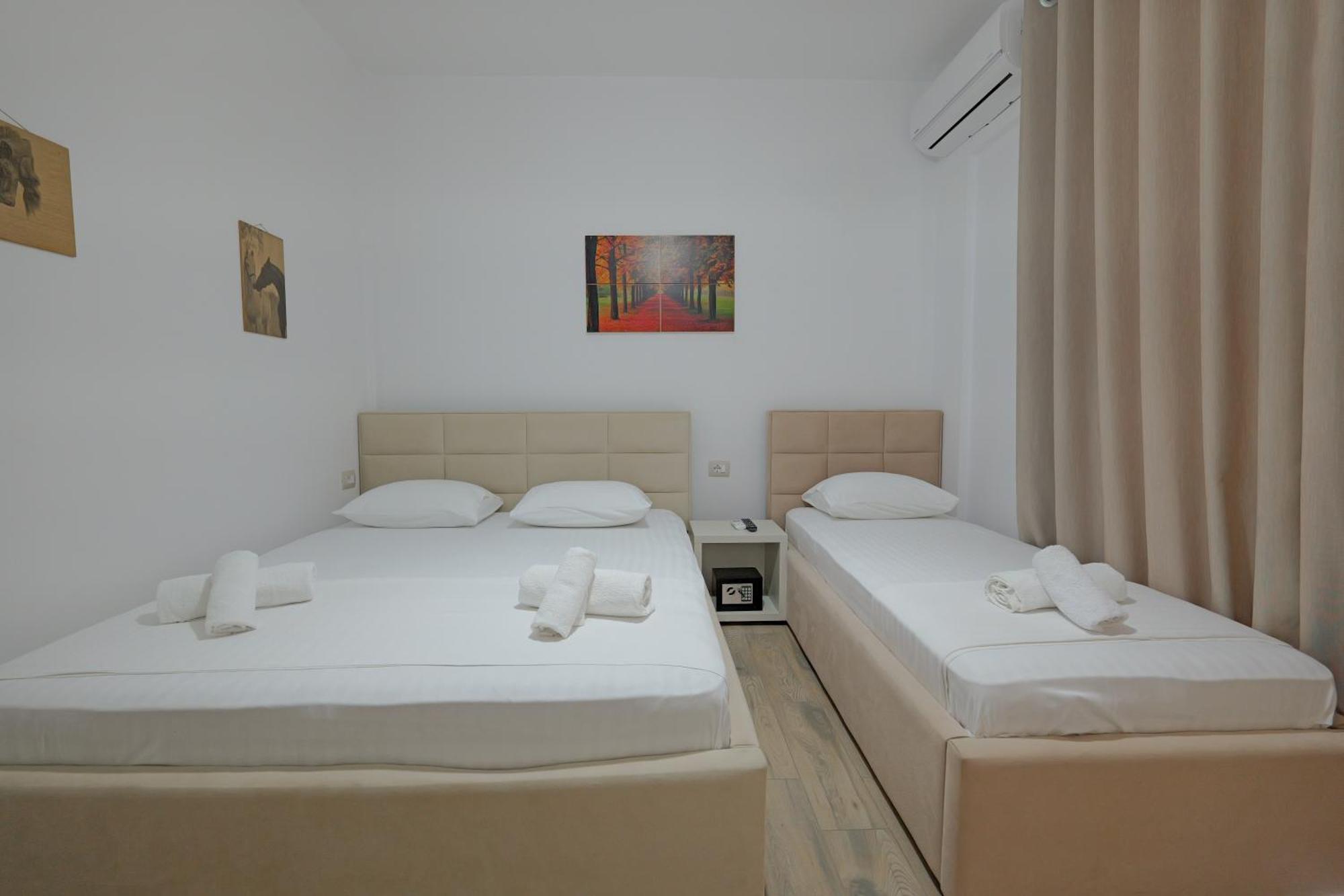 Hotel Veliaj Ksamil Bagian luar foto