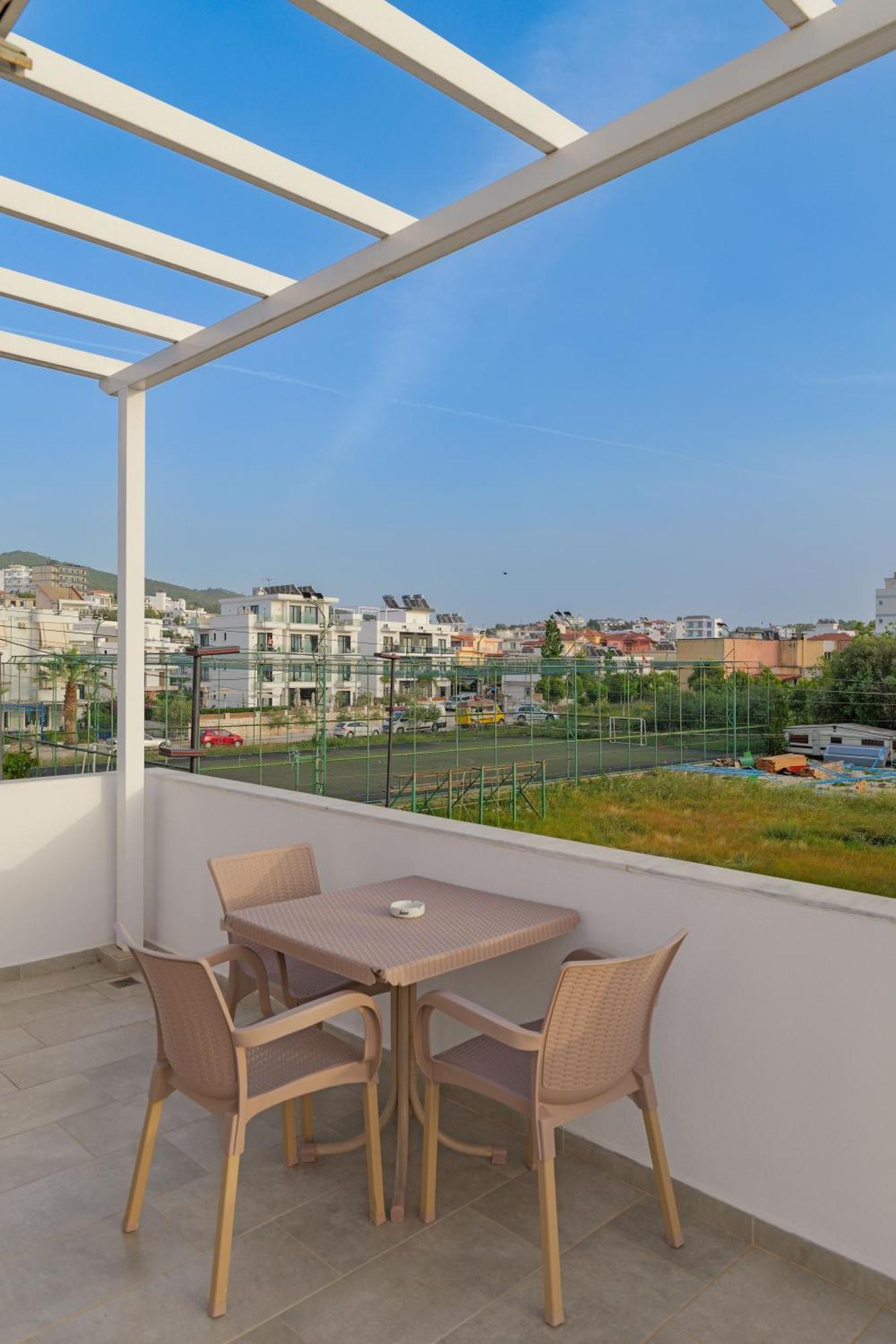 Hotel Veliaj Ksamil Bagian luar foto