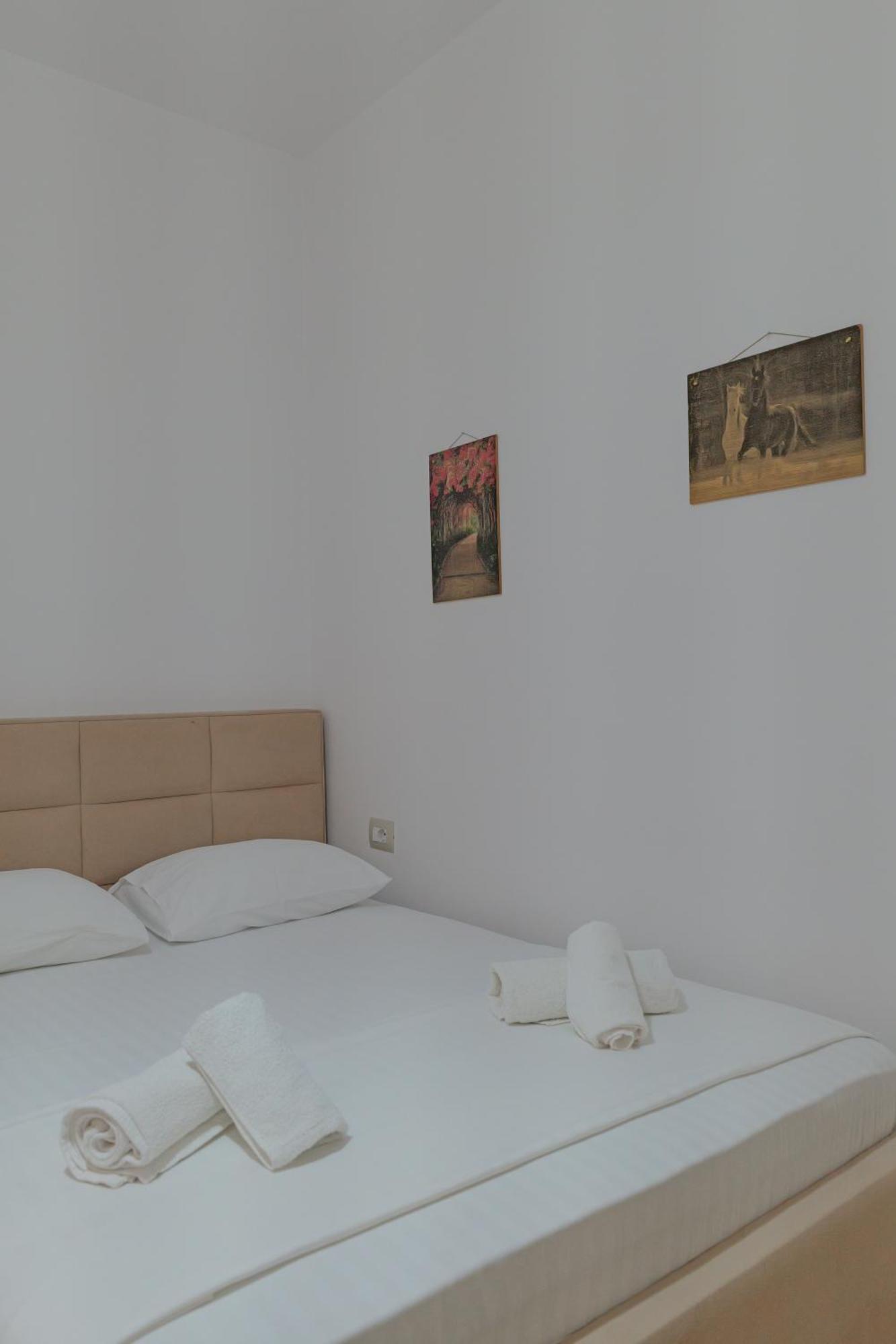 Hotel Veliaj Ksamil Bagian luar foto