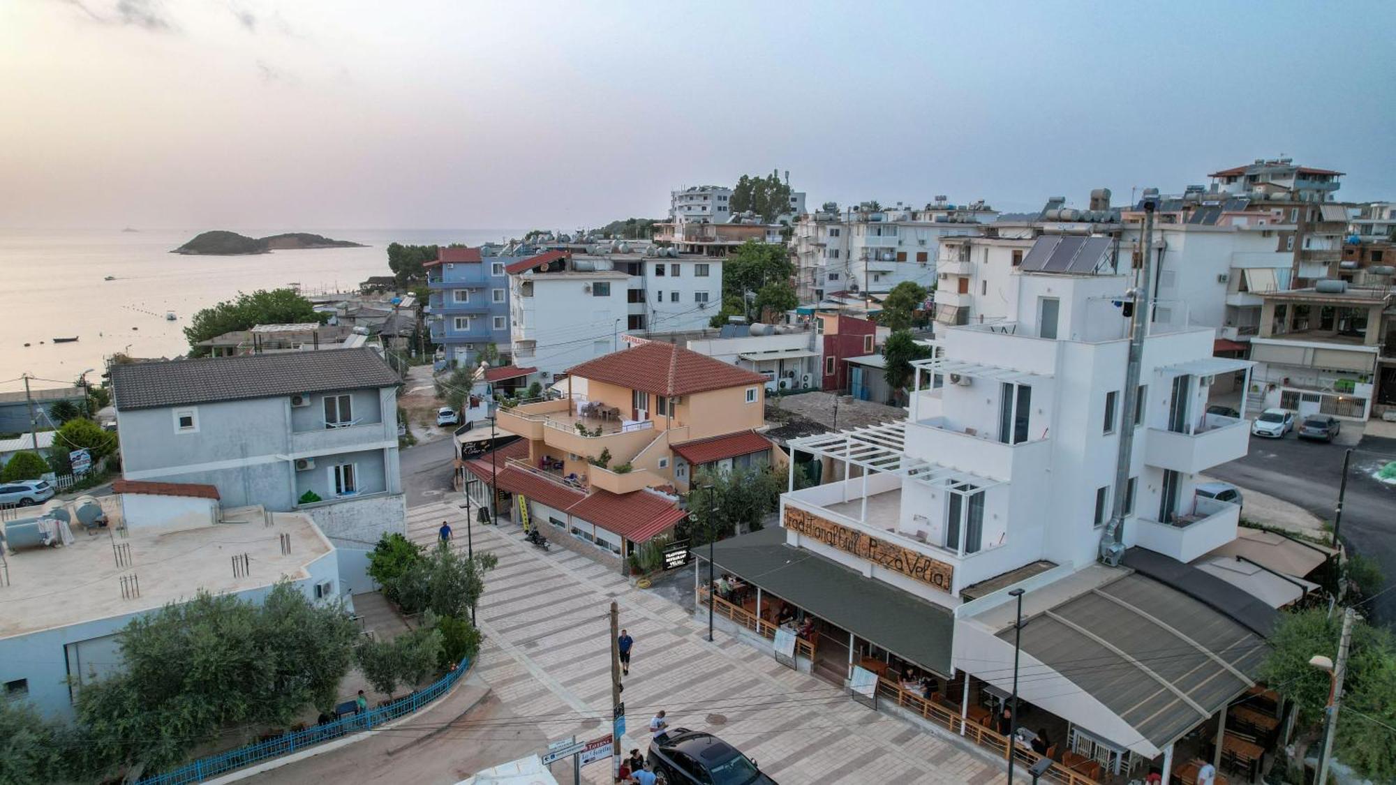 Hotel Veliaj Ksamil Bagian luar foto
